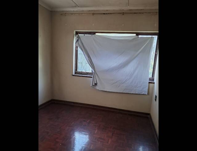 4 BEDROOM HOUSE FOR SALE IN SEA VIEW
